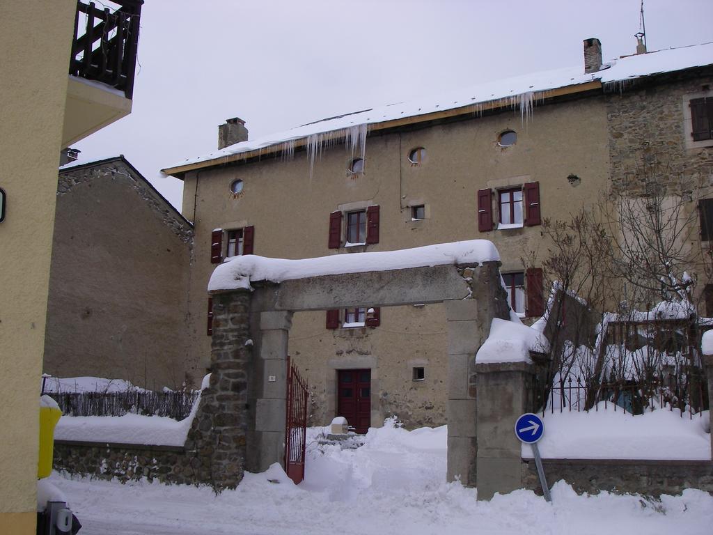 La Maison Bleue La Cabanasse エクステリア 写真